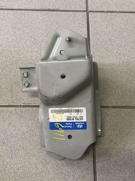 Hyundai H100 bracket strut tower