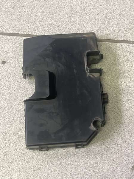 Hyundai Tucson fuse box cover