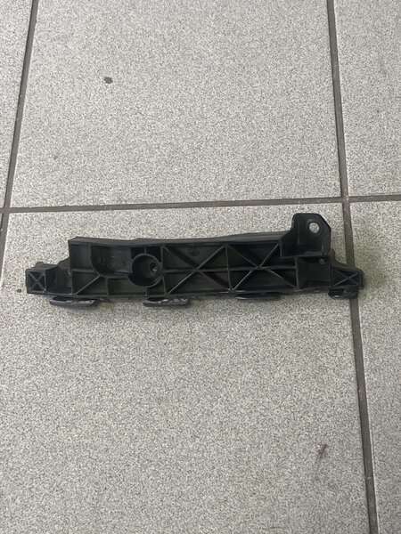Hyundai Tucson Bracket-Front Bumper Mounting Side,LH