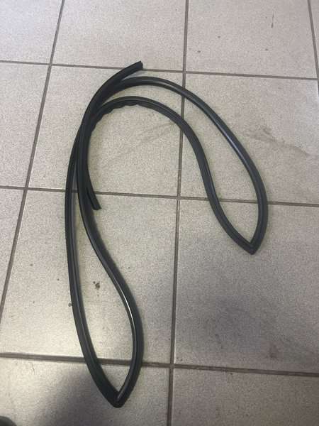 Hyundai IX35 moulding w/shld glass for Hyundai IX35