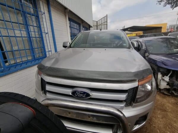 Ford Ranger 3.2 s/cab 2014 stripping for spares and parts