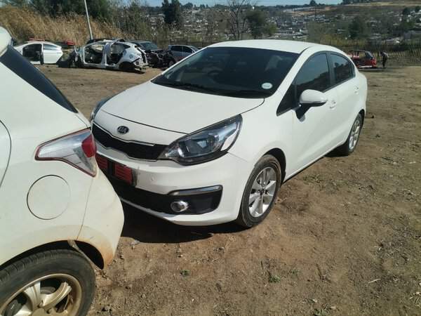 Kia Rio stripping-for-spares