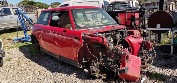 Mini Cooper S R53 Stripping for spares and parts