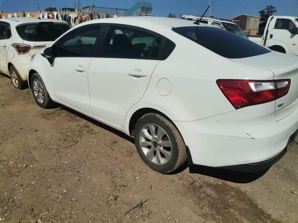 Kia Rio stripping-for-spares