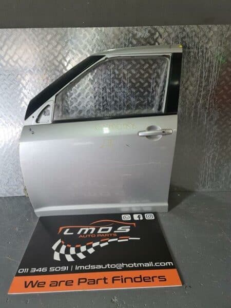 Suzuki Swift 2010 left front doors