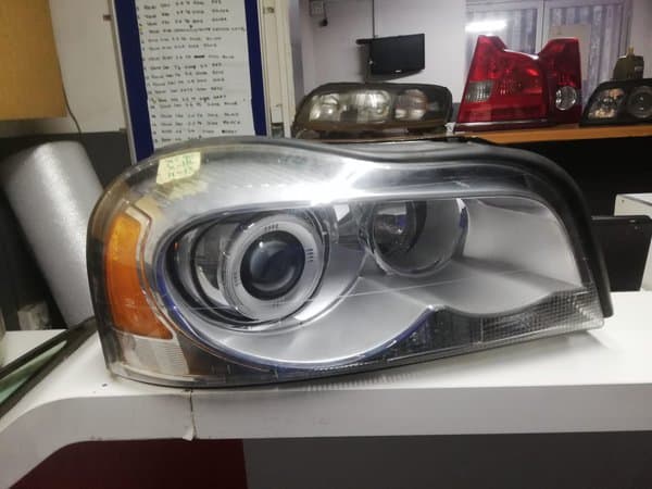 volvo XC90 2011 right xenon headlight for sale