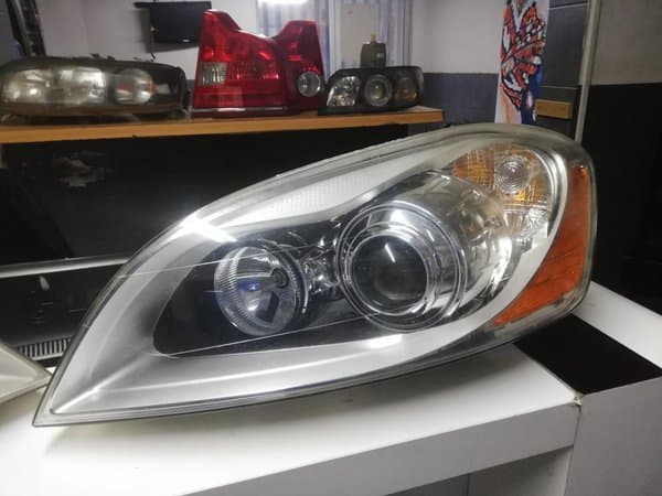 volvo XC60 2012 headlight for sale