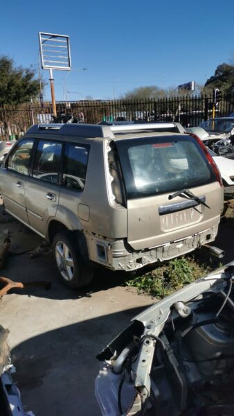 Nissan X Trail stripping for spares and part