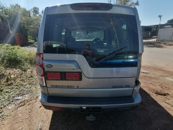 Land Rover Discovery 4 stripping for spares and parts