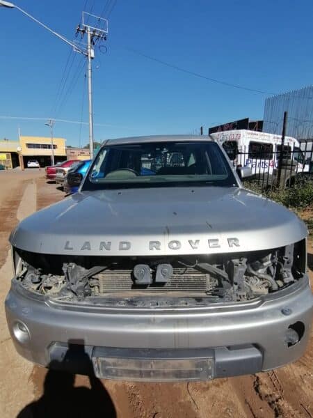 Land Rover Discovery 4 stripping for spares and parts