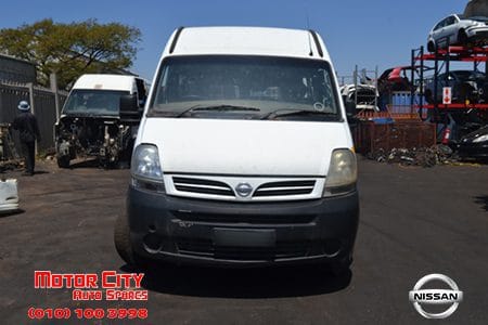 Nissan Interstar dCi120 14 Seater