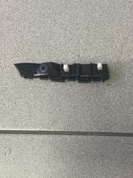 Hyundai Elantra retainer fr bpr side for Hyundai Elantra