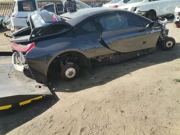 BMW i8 stripping-for-spares