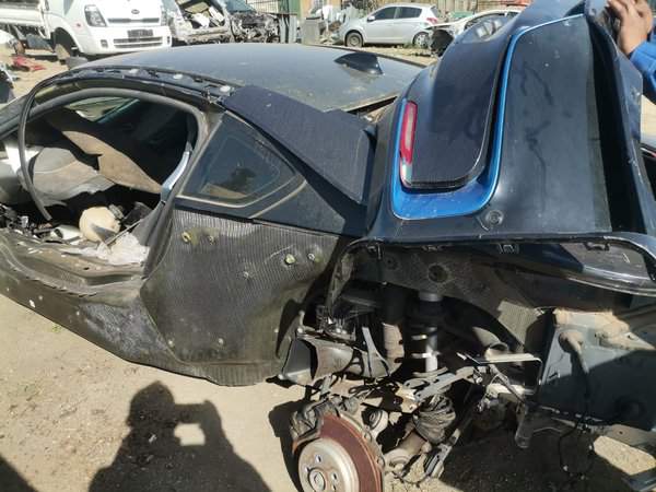 BMW i8 stripping-for-spares