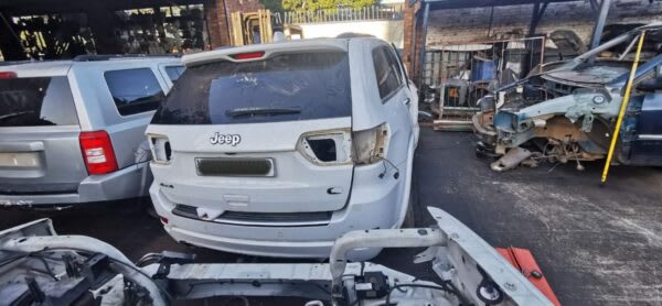 Jeep Grand Cherokee 3.6 WK2 2014 stripping for spares and parts