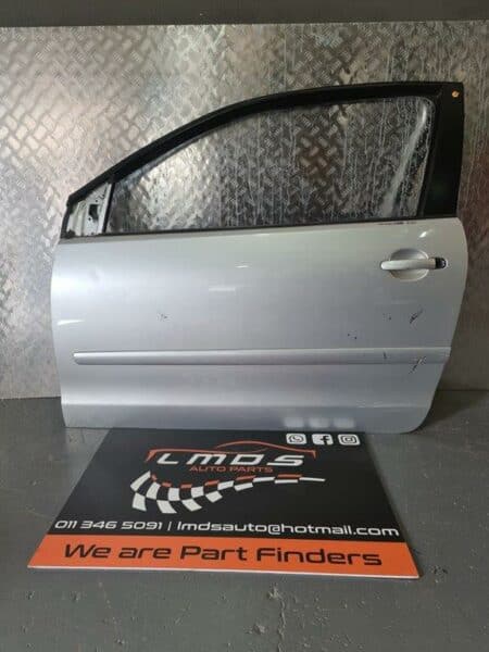 VW Polo Bujwa left front doors