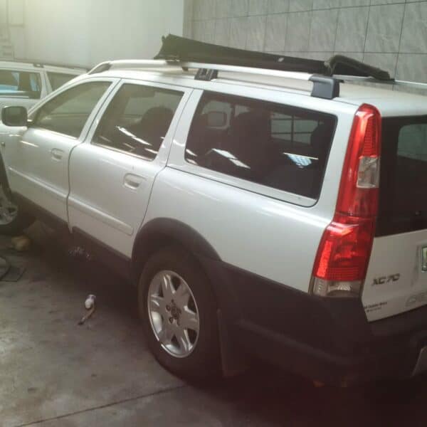 VOLVO XC70 CROSS COUNTRY STRIPPING FOR SPARES