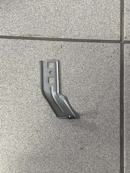 Hyndai i20 bracket fender L for Hyundai Various