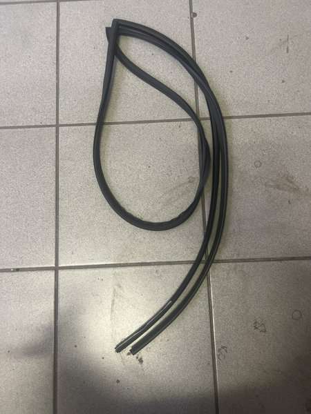 Hyundai i10 moulding windshield glass for Hyundai Various