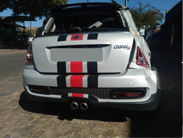 Mini Cooper R56 LCI 2013 Model Stripping for spares and parts