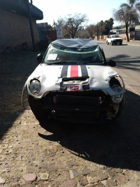 Mini Cooper R56 LCI 2013 Model Stripping for spares and parts