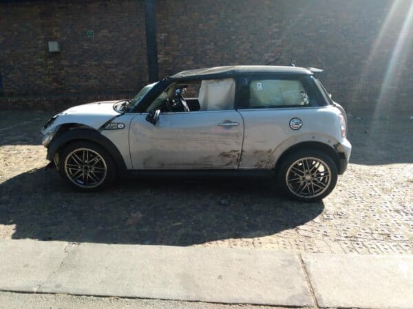 Mini Cooper R56 LCI 2013 Model Stripping for spares and parts