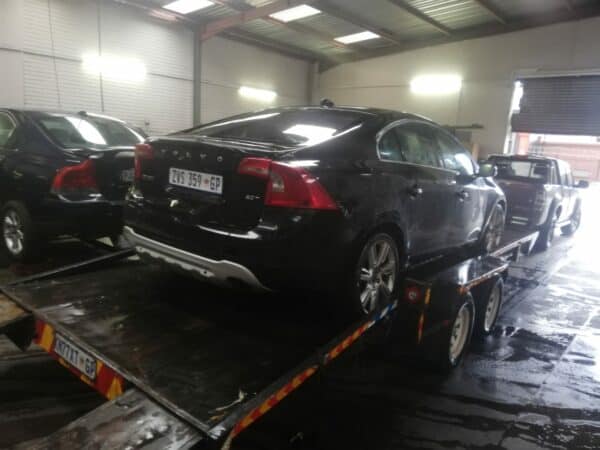VOLVO S60 2.0L 2011 STRIPPING FOR SPARES