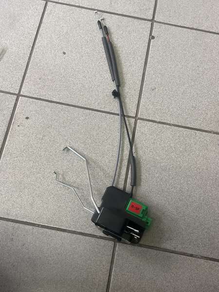 Hyundai accent latch &amp; actuator assy frt dr RH