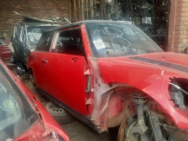 MINI Cooper R56 LCI 2011 stripping for spares and parts