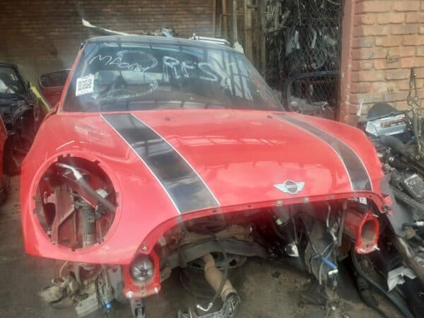 MINI Cooper R56 LCI 2011 stripping for spares and parts
