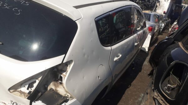 Peugeot 3008 2012 stripping for spares and parts