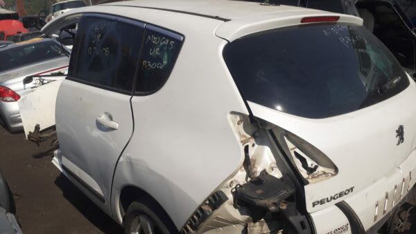 Peugeot 3008 2012 stripping for spares and parts