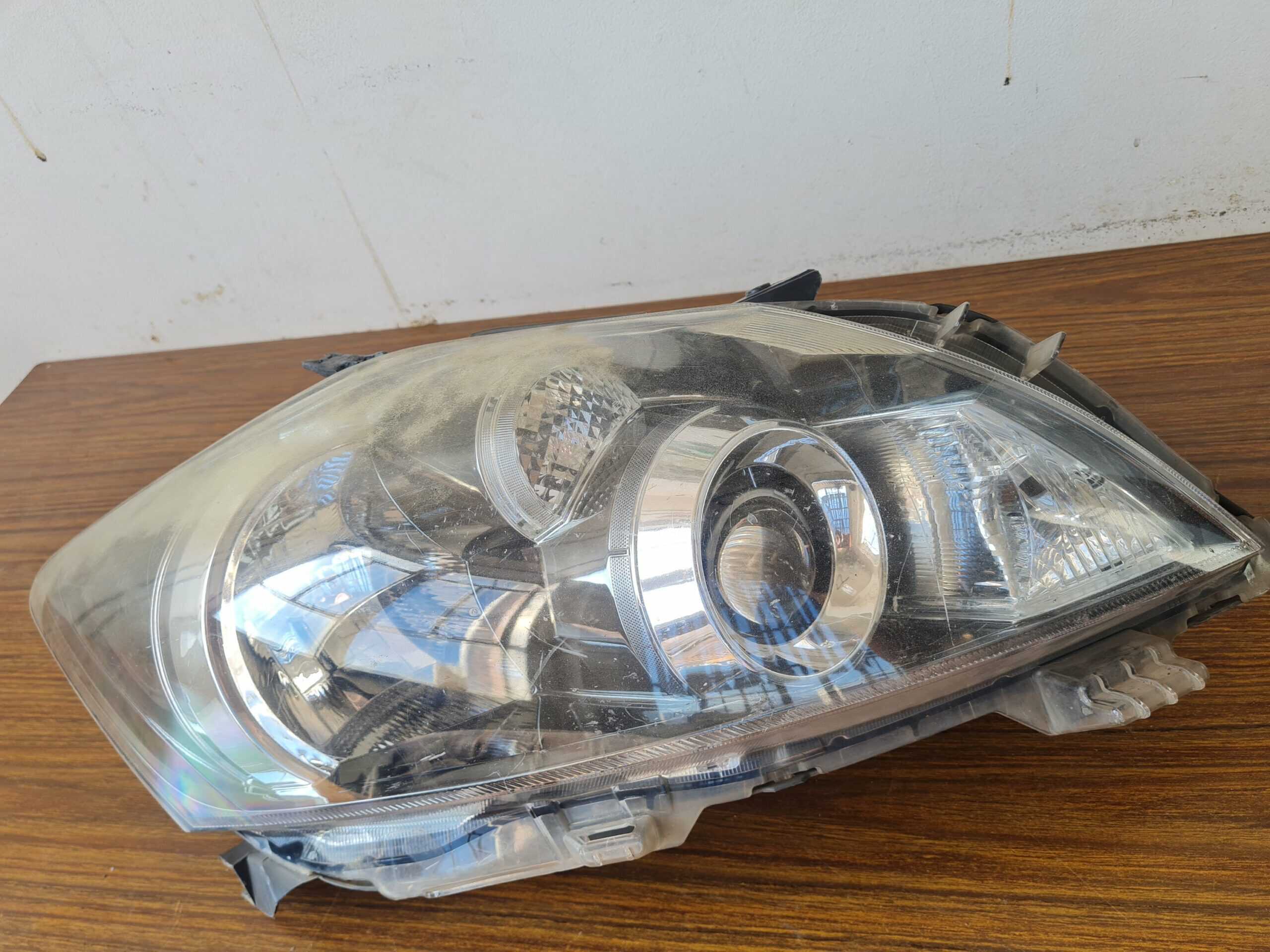 Toyota Auris R/H headlamp