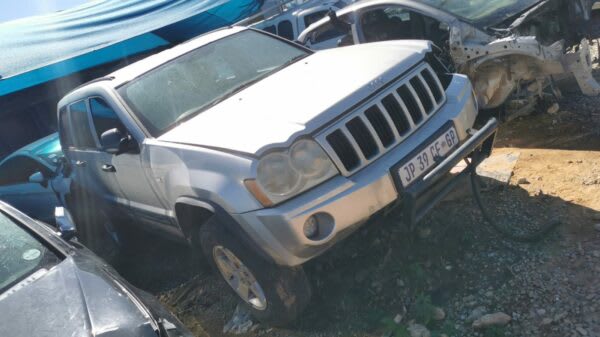 Grand Cherokee Laredo Stripping for spares and parts