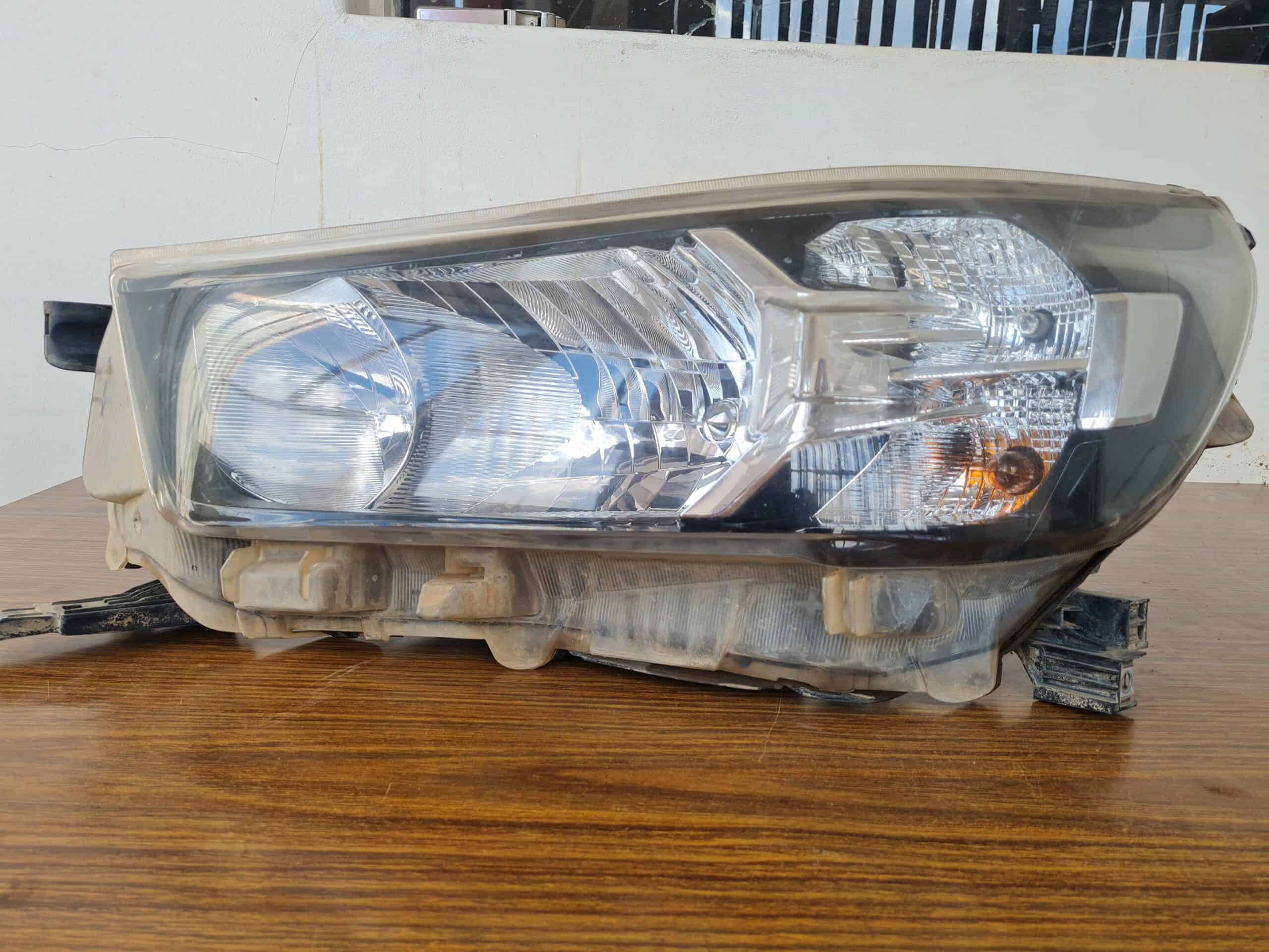 Toyota hilux L/F headlamp