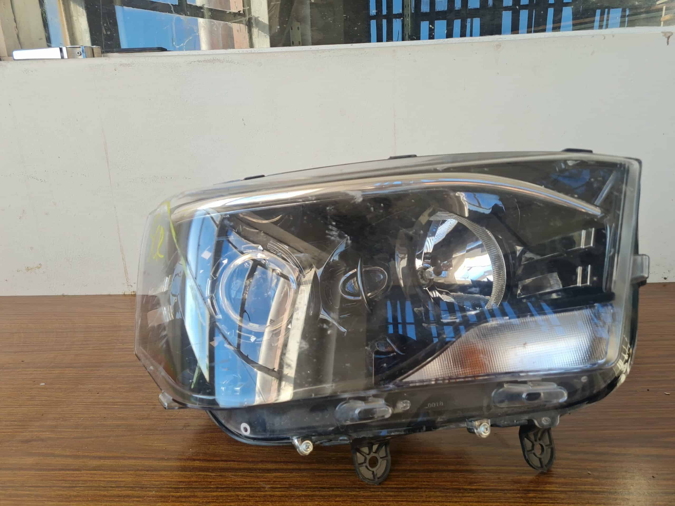 Mahindra scorpio RH headlamp