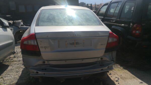 Volvo S80 25T stripping for spares and parts