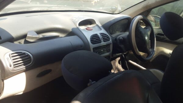 PEUGEOT 2004 stripping for spares and parts