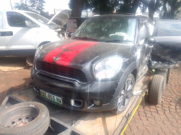 MINI Cooper S Countryman R60 2011 stripping for spares and parts