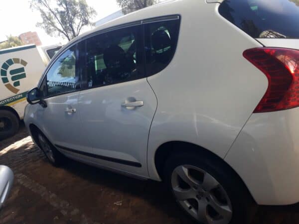 Peugeot 3008 - 2005 Stripping for spares and parts