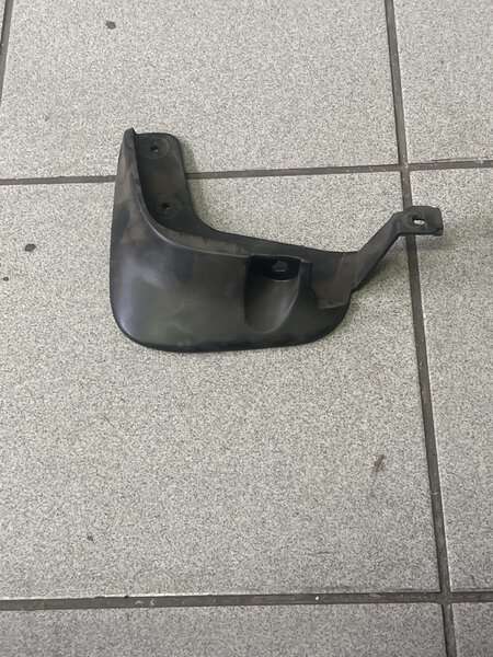 Hyundai i10 guard mud LH
