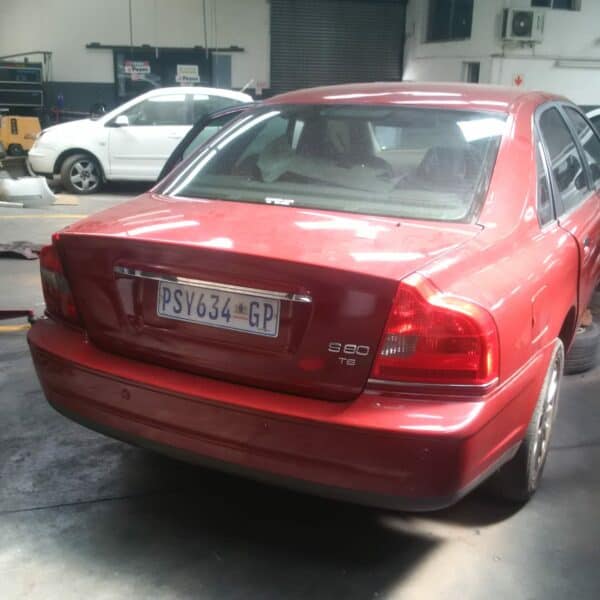 VOLVO S80 2.9L 2004 STRIPPING FOR SPARES