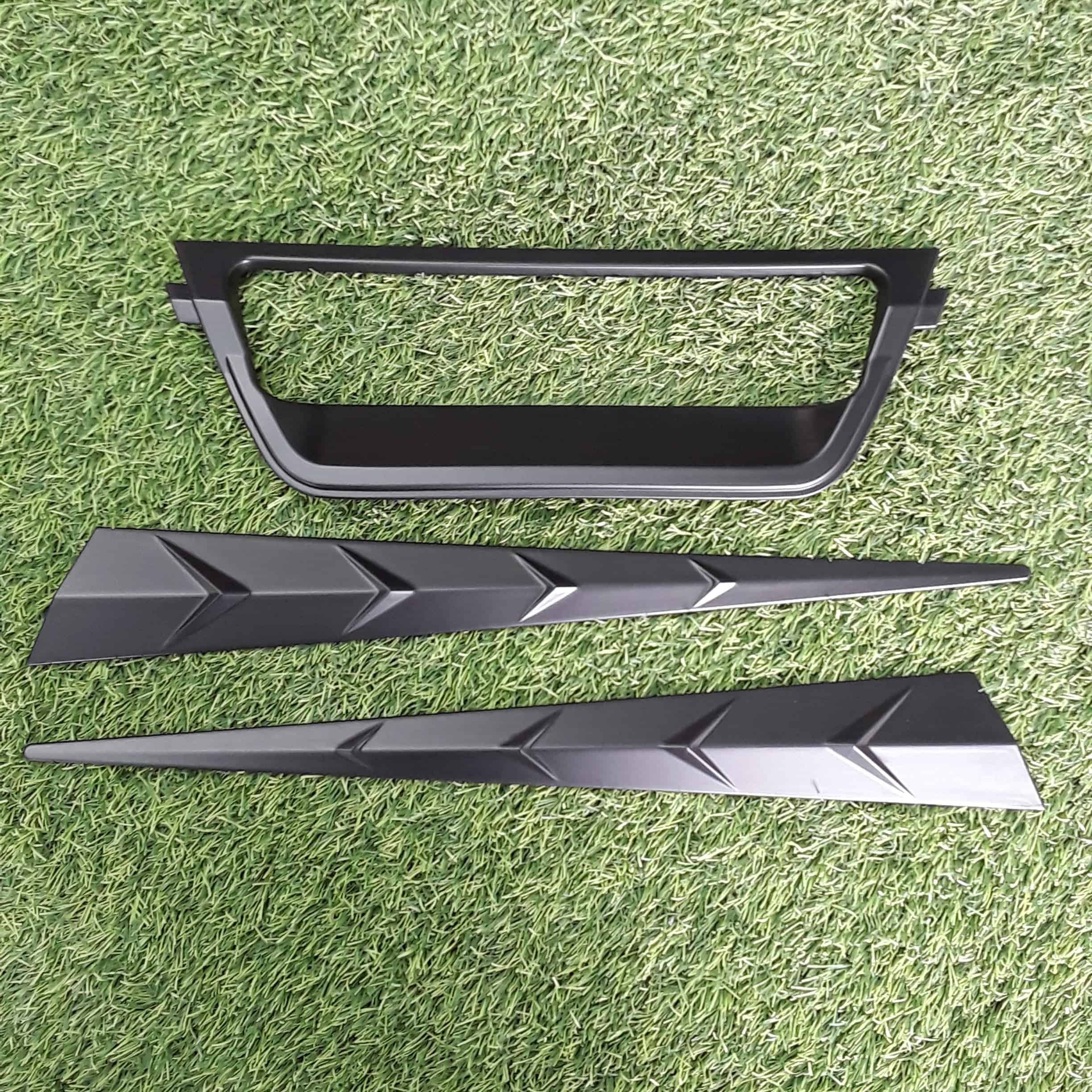 Isuzu Dmax 2020 Rear Trunklid streamer black(3pcs)