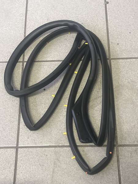 Hyundai accent w/strip fr dr RH for Hyundai Accent
