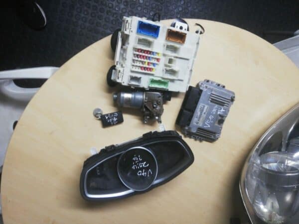 VOLVO V40 T3 2014 LOCKSET FOR SALE
