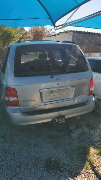 Kia Sedona - Stripping For Spares