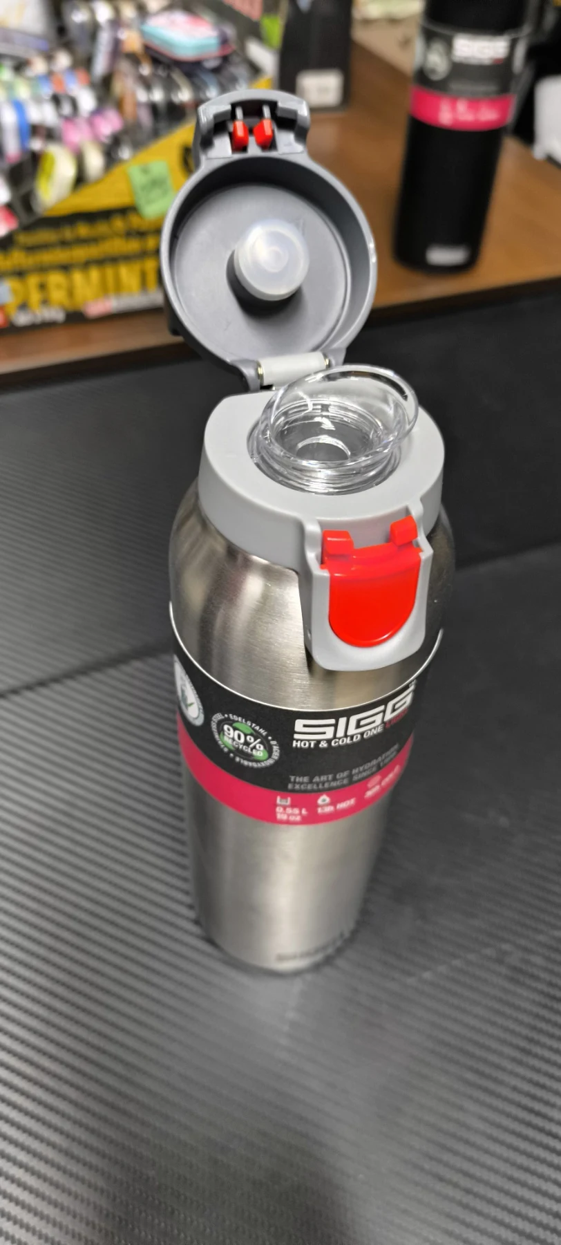 Термочашка SIGG Light Matted 0,55 л — вигляд 2