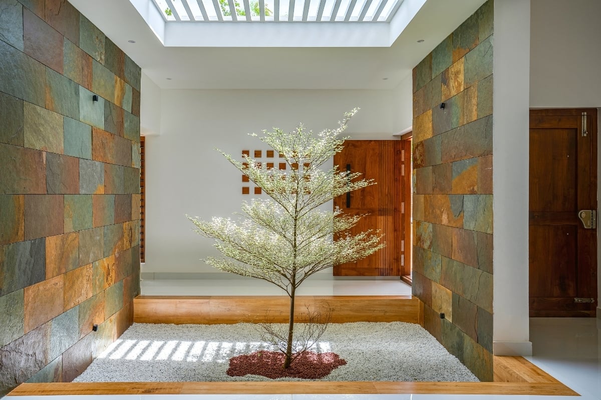 Binyamin Residence — photograph 1