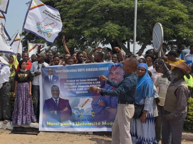Inauguration de l’UNIKAN : S.E.M Augustin Kibassa Maliba accueilli chaleureusement à Kananga.