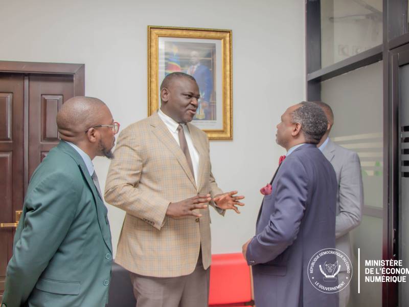 RDC : S.E Augustin Kibassa Maliba explore l’expertise kenyane pour accélérer la transformation numérique de l’administration.